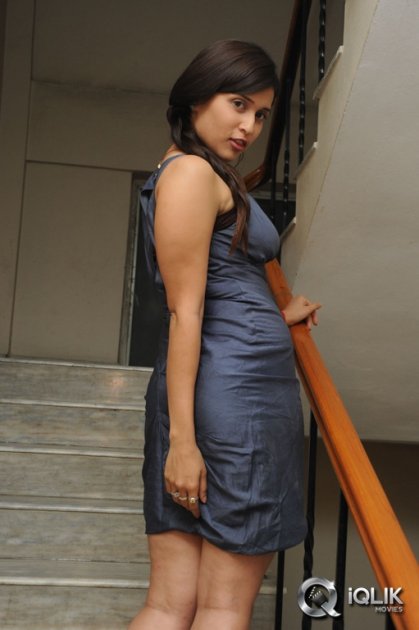 Barbie-Chopra-at-Hrudaya-Kaleyam-Trailer-Launch